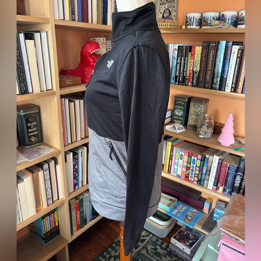 North Face Lightweight Athletic Jacket - image 4